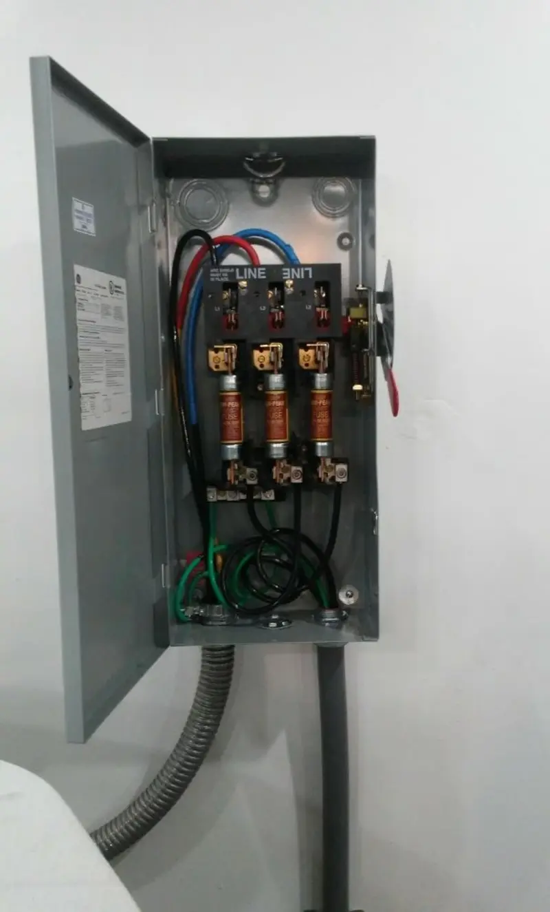 Three-phase disconnect switch installed for Electrical Wiring & Rewiring in Memphis